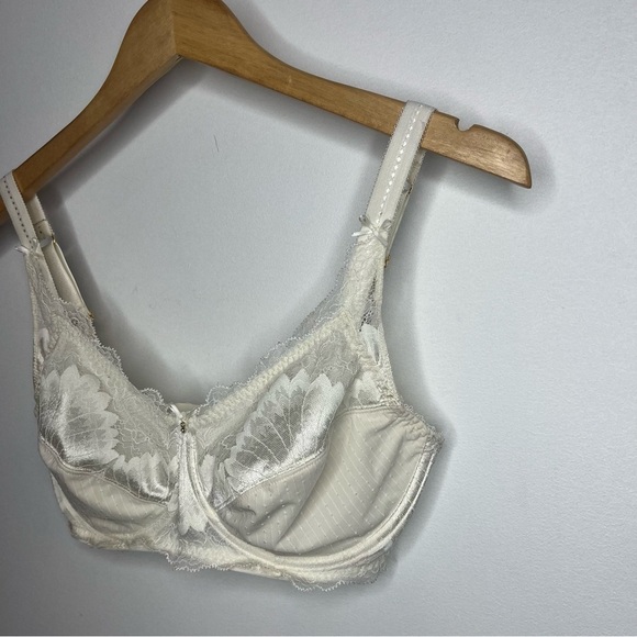 Amoena Aurelie Size 34D Wired Mastectomy Bra Lace & Gold Tone Detailing - Picture 5 of 15